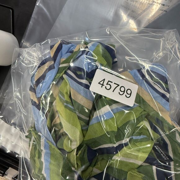 New York & Company Scarf Women Green Striped Silk Rectangle Scarf Casual - Picture 4 of 4